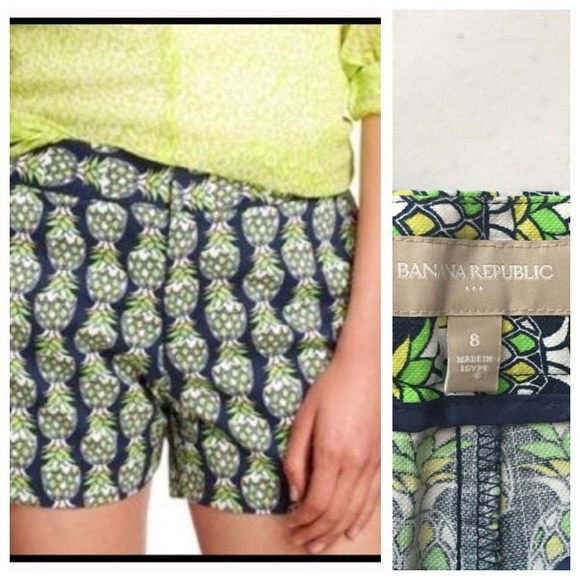 Banana Republic Pants - Banana Republic pineapple print shorts